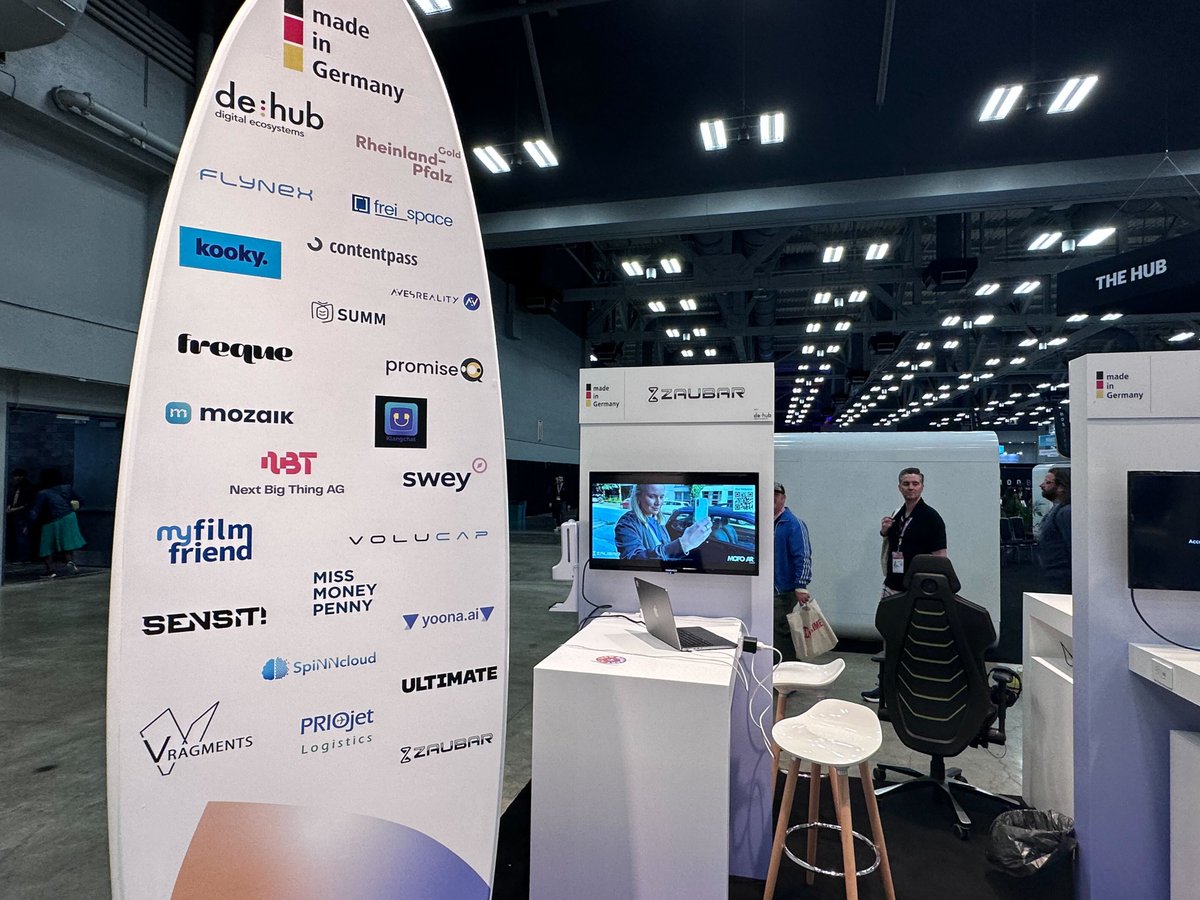 ZAUBARcompany's tweet photo. #SXSW is a blast ๐บ๐ธ
We have showcased our products to potential customers, partners, investors, and countless German๐ฉ๐ช startups.
P.S. The bear you see on the wall is in #AR ๏ฟฝ๏ฟฝ
#sxsw2023 #sxswtech https://t.co/UjLYYI6RFb