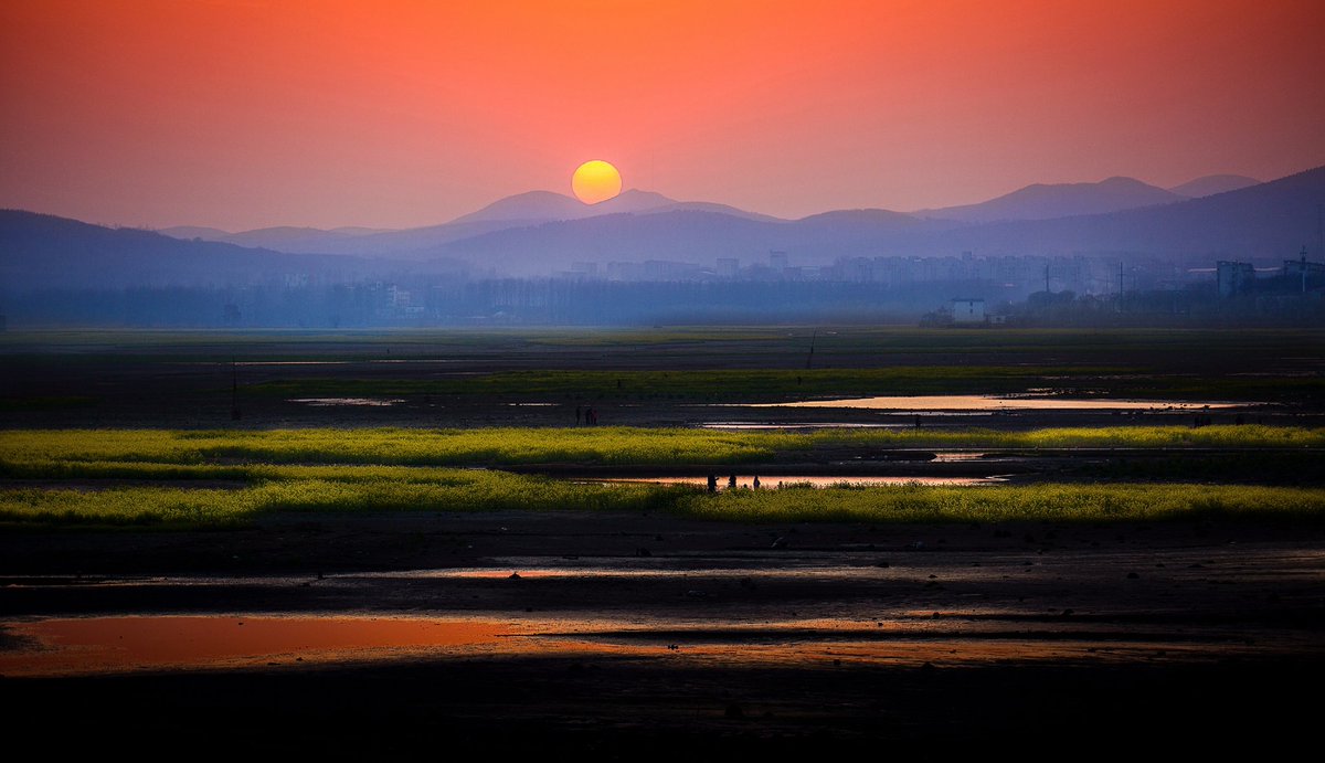 Visit_Henan's tweet image. Check out the spring sunset in Central China's Henan province.
#springinHenan #sunset