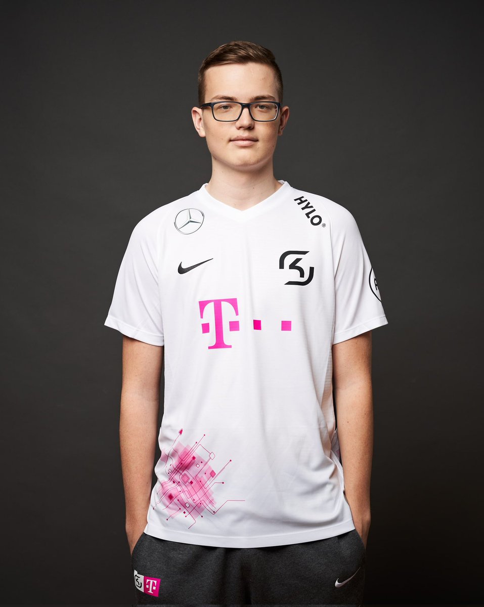 Mister Fran tweet media