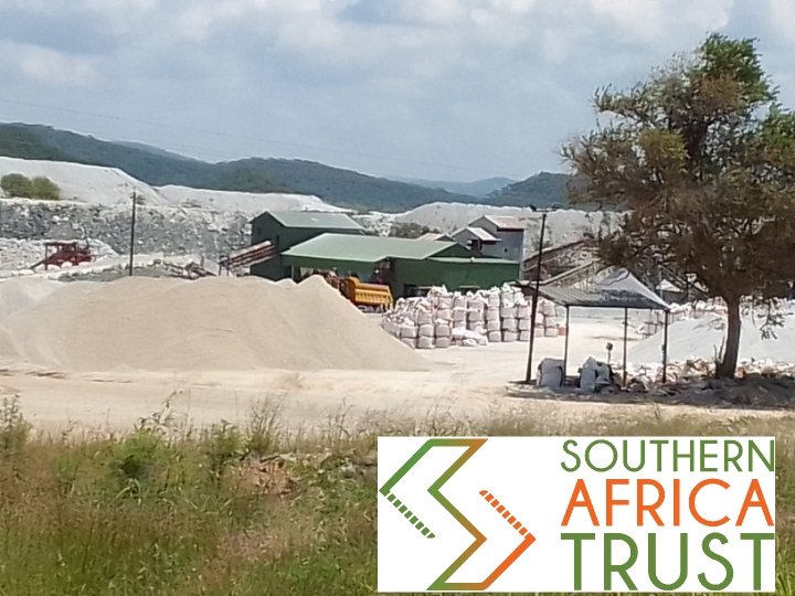 EnviroPressZim's tweet photo. 2/2 Bikita Minerals was acquired by Chinese company Sinomine in early 2022. There has been a massive surge in production at the mine over the past year. It currently produces an average 10 000 tonnes of lithium-bearing petalite for export mainy to China and Japan. https://t.co/f1sn1C18Jt