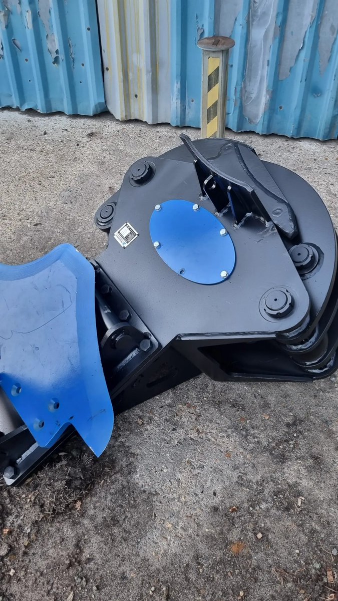 Please share, 
Stolen last night from kingswood golf club in Tadworth surrey
Rototilt r3 
Pladdet selector grab
Jb cougar 300 tree shear
C4 fl 100 mulcher 

Any help would be greatly appreciated! 
Any information please contact me on
07837919283

Many thanks callum