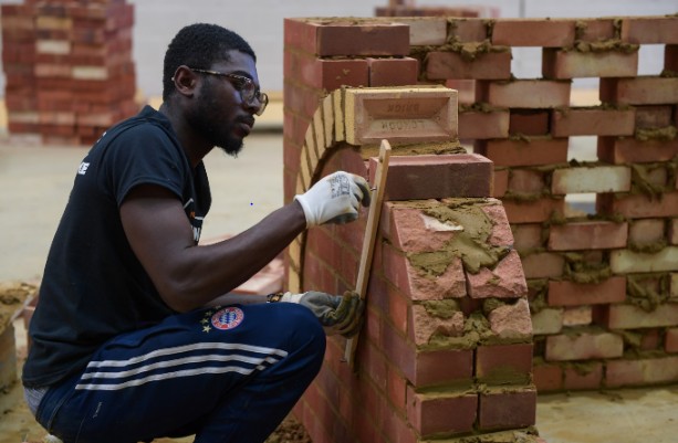 #Construction underpins our #economy and #society. Few sectors have such an impact on communities across the UK or have the same potential to provide large numbers of high-skilled, well-paid #JobSeekersSA 

Bricklaying course starting on the 25-01-2023

#BCTG #Glossop #Birmingham