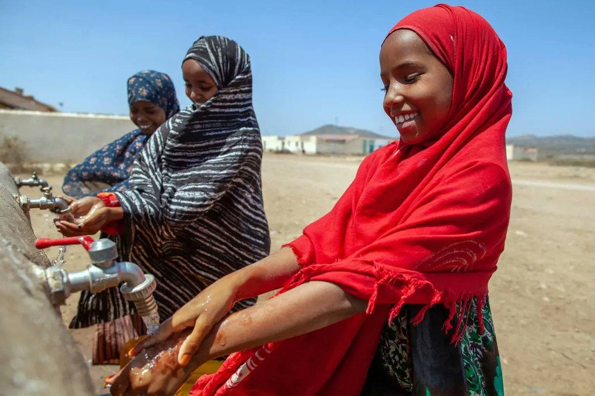 UN_Water's tweet photo. Are you working within the the Humanitarian WASH Sector?
Then check out the #WASH Roadmap ➡️ https://t.co/DXCTxOki2N
...and to participate in this action? Sign here ➡️ https://t.co/jeFv1L8U9q
#WaterAction #ActionForWASH #WorldWaterDay https://t.co/9KBgsq0Jrb