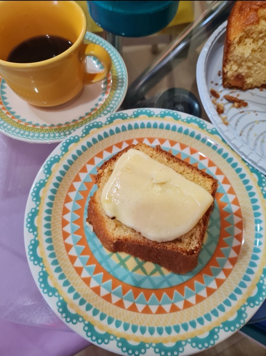 Anderson1906's tweet photo. #BDMG. Bom dia equipe do Bom Dia Minas! Que tal bolo com queijo para acompanhar o cafezinho? Bom dia para todos! https://t.co/IFHHKSK846