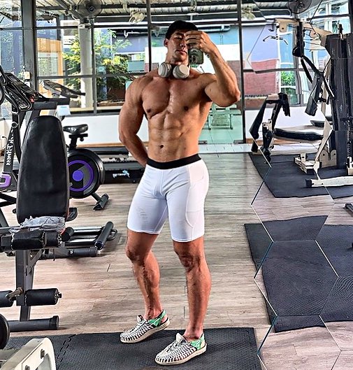 blueceberus on Twitter "Tips Selfie with your phone upside down could