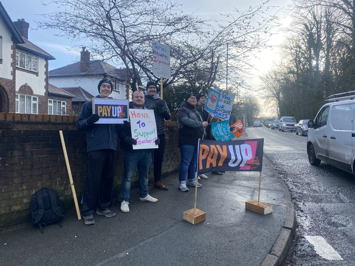 We teach our students to stand up for what is right… NOW IT’S OUR TURN!!! #supportourteachers 
#SupportTheStrikes #makeadifference #standtogether #NationalEducationUnion