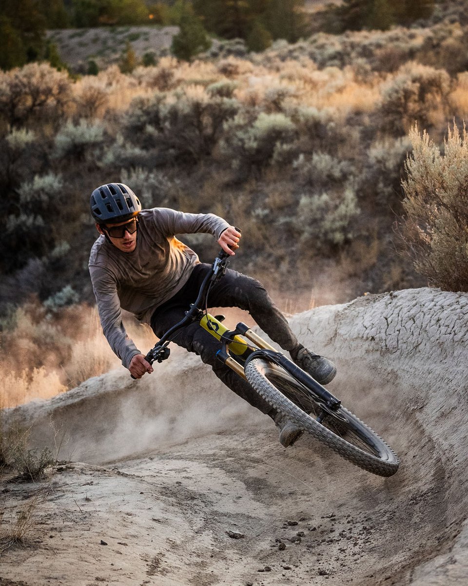 ScottSpain's tweet photo. La genius a través del bosque y el desierto, el granito y las altas montañas. 

ℹDescubre la historia completa de 'Versa', el último episodio de Chasing Trail, en: https://t.co/MM7Hvbnj9g

 🚴 @joelducrot 📷 @margusriga + @aedanskinner

#SCOTTbikes #SCOTTgenius #chasingtrail https://t.co/TKBItEuCGj