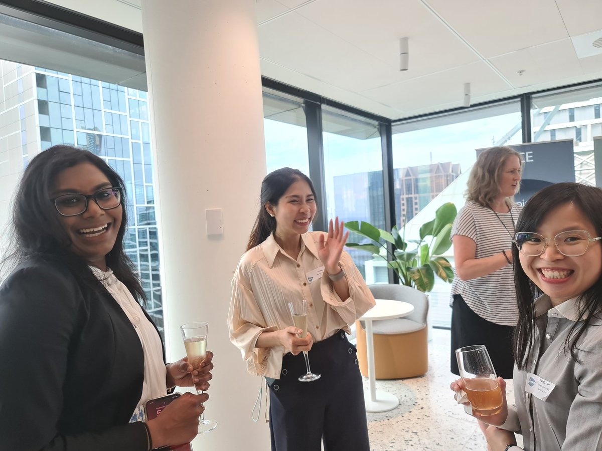 _IMNIS's tweet photo. Tonight's #IMNISAlumni event was filled with happy faces, exciting conversations and memories. 
Thank you to everyone who took the time to join.  It is a pleasure to connect with all of you as part of the IMNIS Initiative. 
@FB_Rice thank you so much for hosting us. https://t.co/7bWO2lErsk