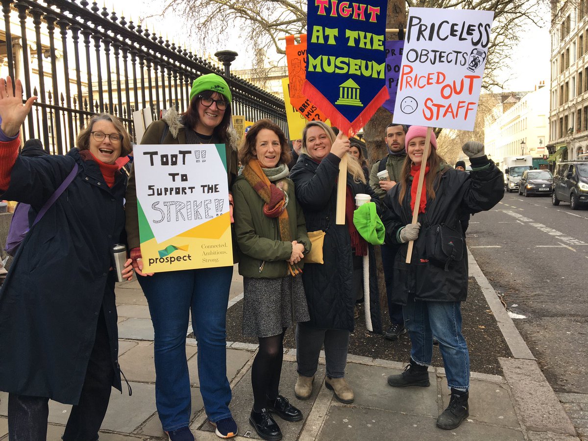 Brilliant picket line at the British Museum today with <a href="/pcs_union/">PCS Union (pcs.org.uk)</a> and <a href="/ProspectUnion/">Prospect Union</a> members: pay shouldn’t be historic!