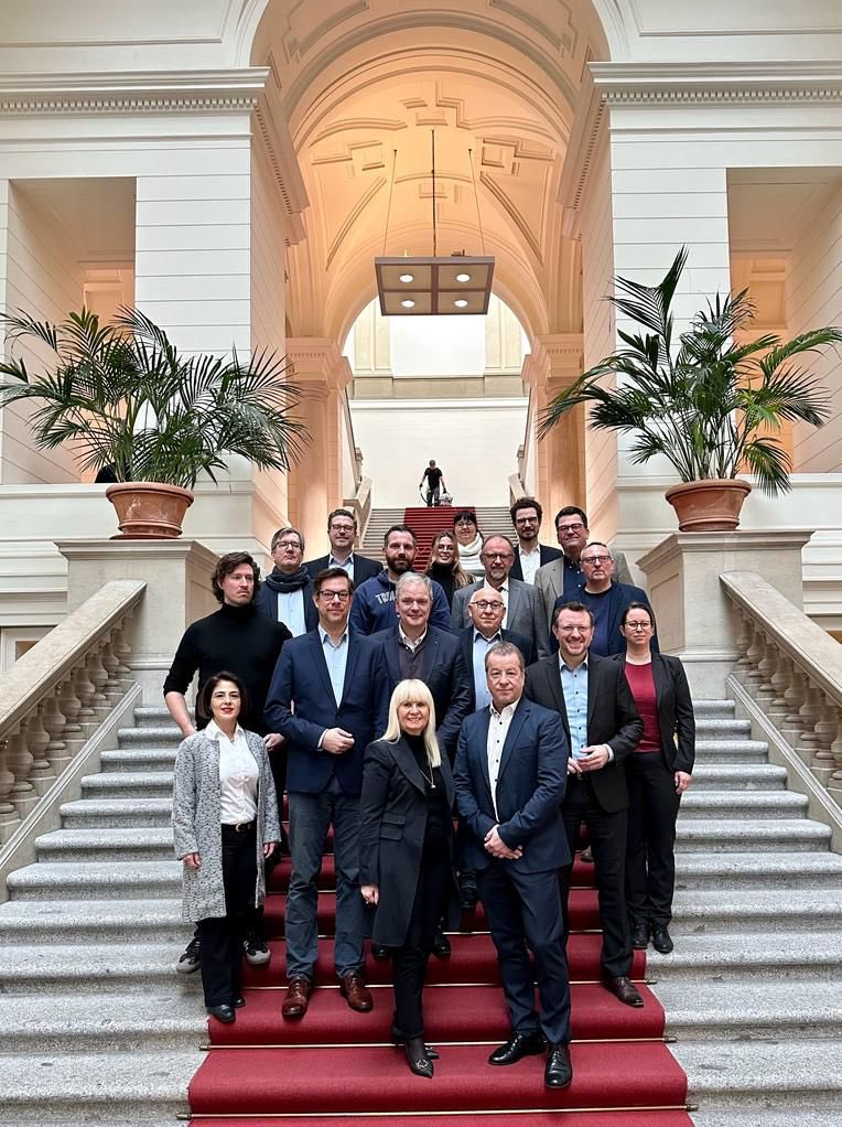 Tom Schreiber tweet media