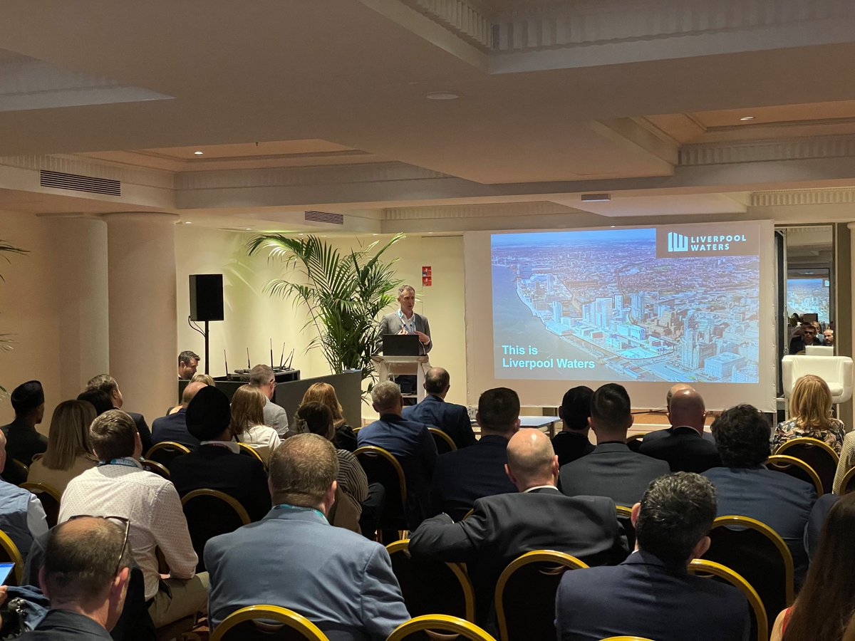 investliverpool's tweet photo. #LIVERPOOL WATERS &amp; #WIRRAL WATERS #MIPIM2023 EVENT NOW UNDERWAY!

Leaders from @WirralCouncil, @PeelLandP, @lpoolcouncil &amp; @LpoolCityRegion update #mipim delegates on two of Europe's most ambitious waterfront developments, @PeelLivWaters &amp; @WirralWaters. 

#PlaceLiverpool https://t.co/4aK80VV53s