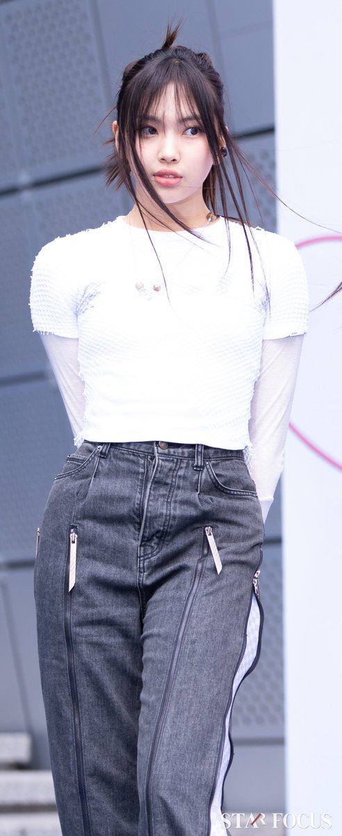 MgmFocus's tweet photo. 뉴진스 혜인, '화보의 한 장면'
https://t.co/zrY0iCcDqt
#뉴진스 #NewJeans #서울패션위크 #혜인 #HYEIN https://t.co/lsBekCI6IH