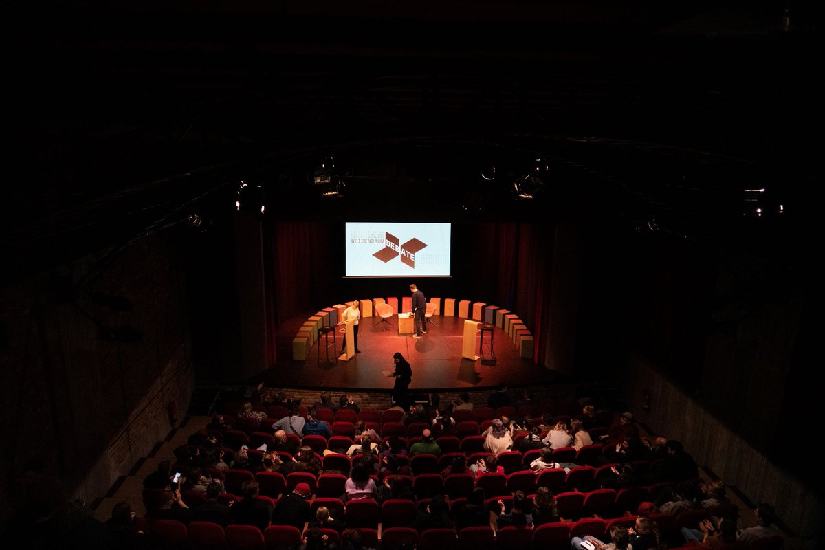 Weizenbaum-Institut (@jwi_berlin) on Twitter photo Am 1. März feierte die Weizenbaum Debate Premiere im Berliner Pfefferberg Theater. Bei vollem Haus debattierten <a href="/elizab0t/">Elisa Lindinger</a> und <a href="/sabinefra/">Sabine Frank</a> über digitale Daseinsvorsorge und die Verteilung von Gestaltungsmacht im digitalen Raum.
Ein Rückblick: weizenbaum-institut.de/events/weizenb… Am 1. März feierte die Weizenbaum Debate Premiere im Berliner Pfefferberg Theater. Bei vollem Haus debattierten <a href="/elizab0t/">Elisa Lindinger</a> und <a href="/sabinefra/">Sabine Frank</a> über digitale Daseinsvorsorge und die Verteilung von Gestaltungsmacht im digitalen Raum.
Ein Rückblick: weizenbaum-institut.de/events/weizenb…