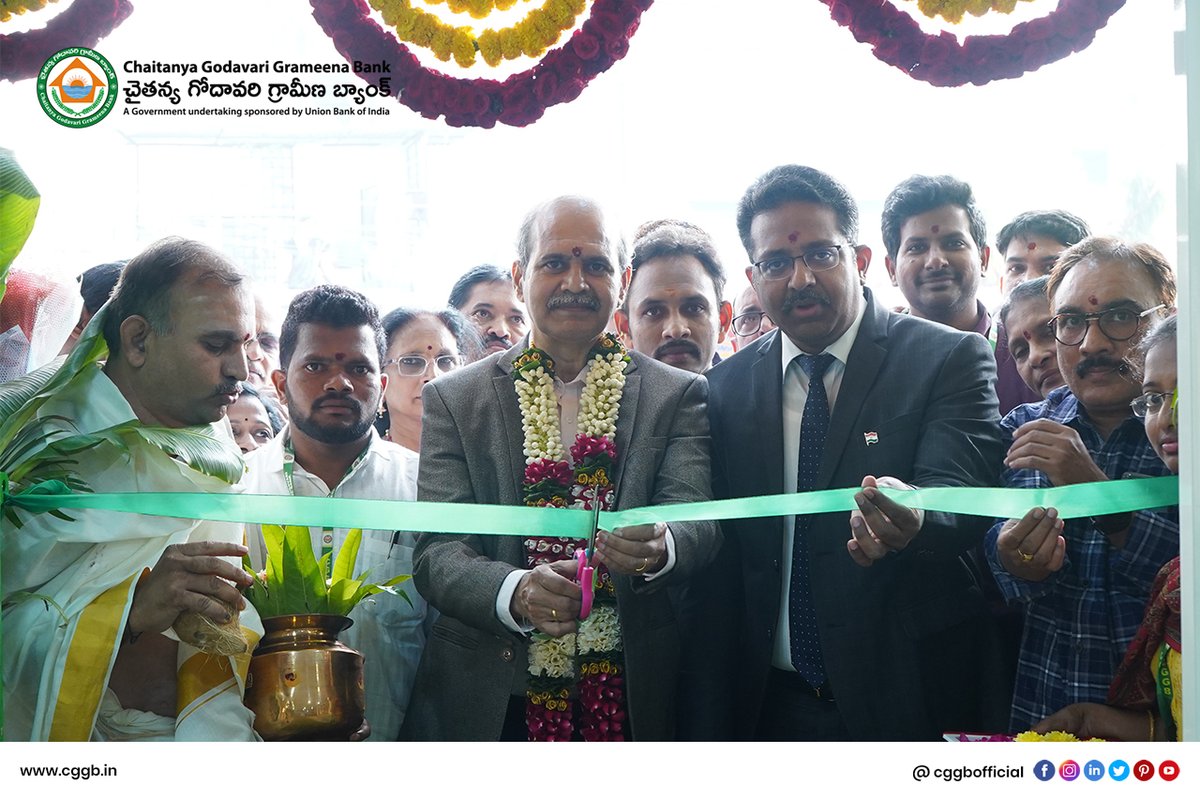 apgbankofficial's tweet photo. NABARD CGM Shri.M.R.Gopal garu has inaugurated the 244th branch at Innispet, Rajahmundry, https://t.co/fbq0ibhSjC