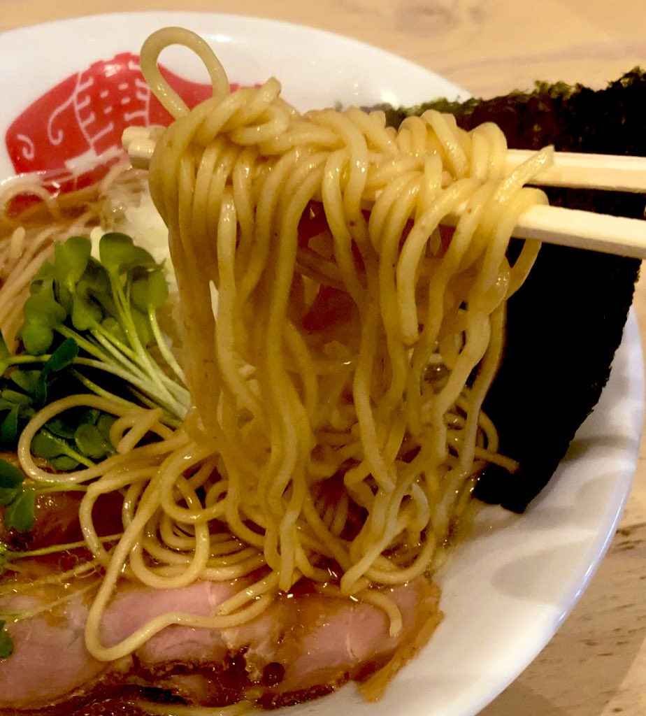 northernroad1's tweet photo. 低下水ツルパツ麺とにんにく山椒の味変が美味
淡麗なのにしっかり煮干し
次は背脂に挑戦しよう
煮干し中華そば（醤油）
中華そば スパンキー
#のろブログ #のろちゃんねる #北海道 #札幌 #西区 #二十四軒 #琴似 #飯テロ #グルメ #ランチ #ディナー #ラーメン #中華そば  #スパンキー https://t.co/O5TU6zVItg