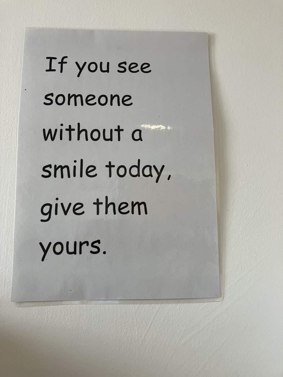 dreemorris's tweet photo. @ward204rdh feeling positive vibes with Team 204 ! #positivethinking #teamwork #staffwellbeing @LynseyHeald @Ermason86 @hale01_c @UHDBTrust https://t.co/qhfcjDsNVd