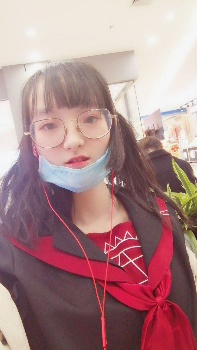 Already785's tweet photo. 11.小姐姐挺不错，爱吃胡萝卜 https://t.co/hDjYcjIZ5v