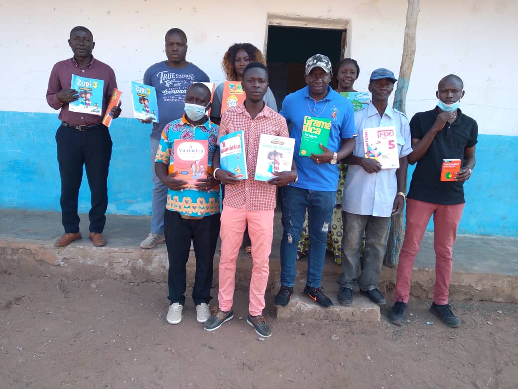 PlanGnb's tweet photo. MEREECE project funded by USDA & implemented by CRS ,Government of Guinea Bissau, Plan International Gnb and Caritas Gnb has successfully trained 140 professors in 5 regions from 11th Feb to the 12th March 2023.50 schools have also been equipped with libraries
#Plangnb
#mereece https://t.co/9NeDmC5ZJA