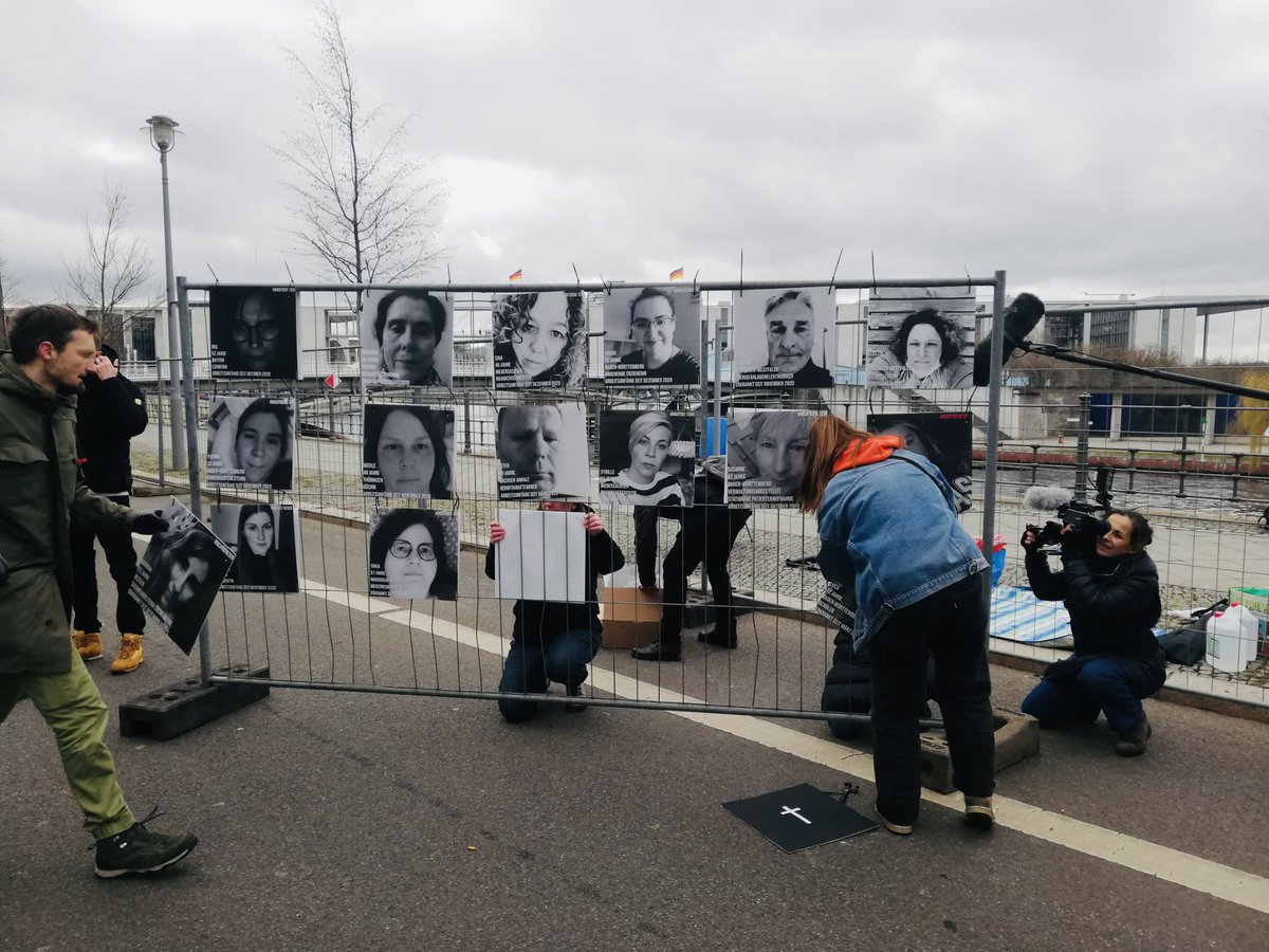 Der Aufbau vor Ort für unsere #Protestaktion vor dem @BMBF_Bund läuft auf Hochtouren 🙌🏻

Hier ein paar Eindrücke 👇🏻