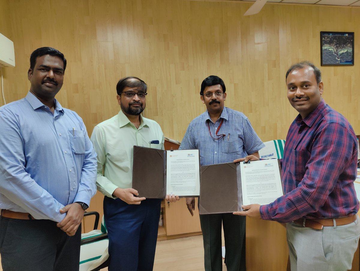 knheman206's tweet photo. Proud to sign MoU with #ANERT to support for faster adoption of #rooftop solar policy & E-3wheeler retrofit for achieving #netzero objective in the state of Kerala.
#MNRE
#MOHUA https://t.co/SODnUUQ0fc