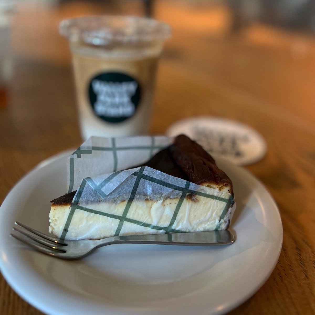 Watagashi_0616's tweet photo. 📍VALLEY PARK STAND
MIYASHITA PARK屋上のホテルに併設されたカフェラウンジ。
店内は無機質でお洒落な雰囲気。
バスチー美味しかった🧀

#東京カフェ #東京カフェ巡り 
#渋谷カフェ #宮下パーク #miyashitapark #valleyparkstand #バスクチーズケーキ #バスチー https://t.co/RXZnvZU2Ag