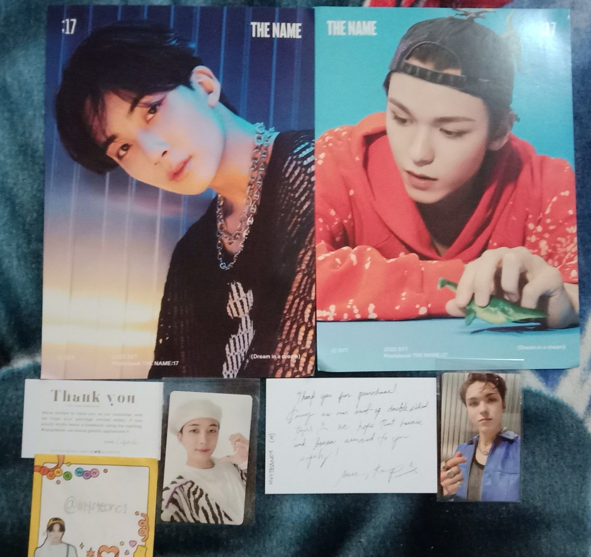 mysteano1's tweet photo. VerHan arrived home safely! 😃😊😍💖💙 thank you so much! 💖💙 little upset tho because the VerHan poster in the down part left and right it's bent but it's fine 😊💖💙 thank you so much again! 💖💙

@kaupcart #kaupfeeds https://t.co/buAdym1PbN