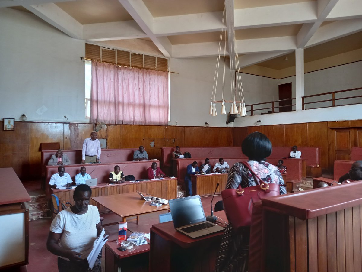Okelloodenis2's tweet photo. Chairman LC V of Lira RCM Okello Orik DLG opens an inception meeting for @ADCinUganda funded SWaSSH4A project implemented by @snv_uganda for three years in Lira, @KoleLg Dokolo and Alebtong Districts @sonja_hofbauer @JR_Okello1 @morrischrison @SNV_Water @min_waterUg https://t.co/ddJT05x3qm