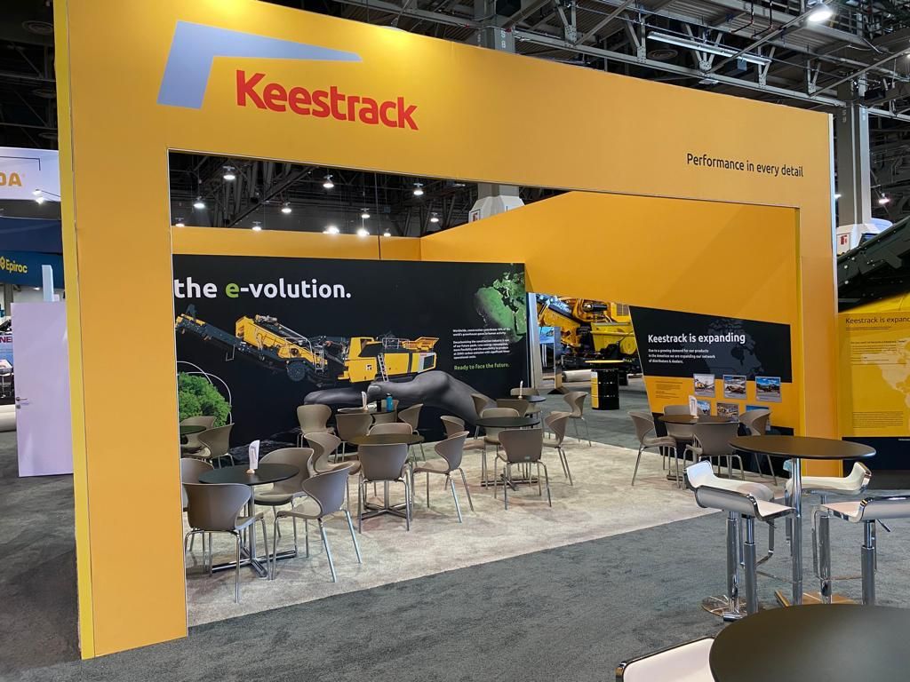 warwickward's tweet image. Great to see @Keestrack1 over in Las Vegas this week for the CONEXPO 2023 Exhibition! 👀

Make sure you stop by booth C31386 and discover the e-evolution of Keestrack 💪

#WarwickWard #Keestrack #CrushingAndScreening #ConExpo #LasVegas