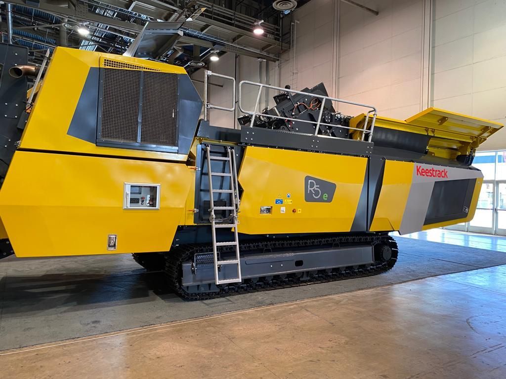 warwickward's tweet image. Great to see @Keestrack1 over in Las Vegas this week for the CONEXPO 2023 Exhibition! 👀

Make sure you stop by booth C31386 and discover the e-evolution of Keestrack 💪

#WarwickWard #Keestrack #CrushingAndScreening #ConExpo #LasVegas