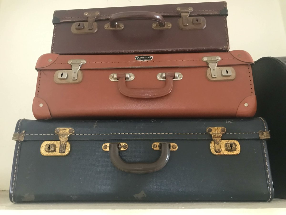 dylanthomashome's tweet image. Pack your cases and come at stay at The Dyaln Thomas Birthplace!
There are very few literary houses where you can stay overnight and experience the exclusive lifestyle of a famous literary figure.

To book, see link in bio! 

#DylanThomasBirthplace #SelfCateringAccomodation