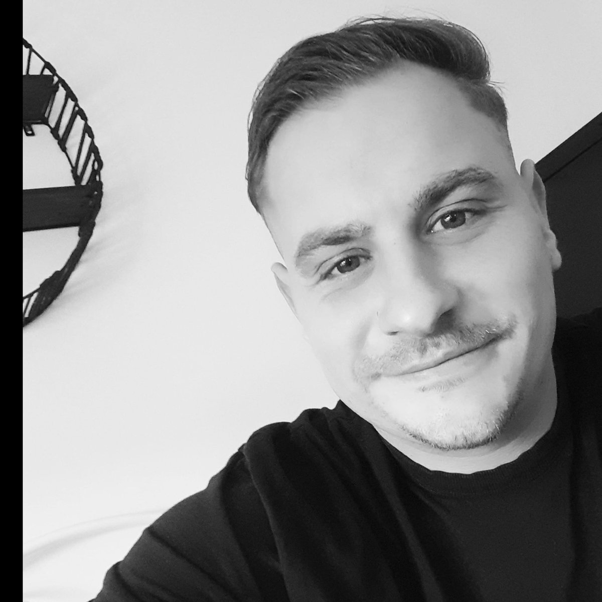 benmutch9's tweet photo. #NewProfilePic https://t.co/gNWVysUFCc