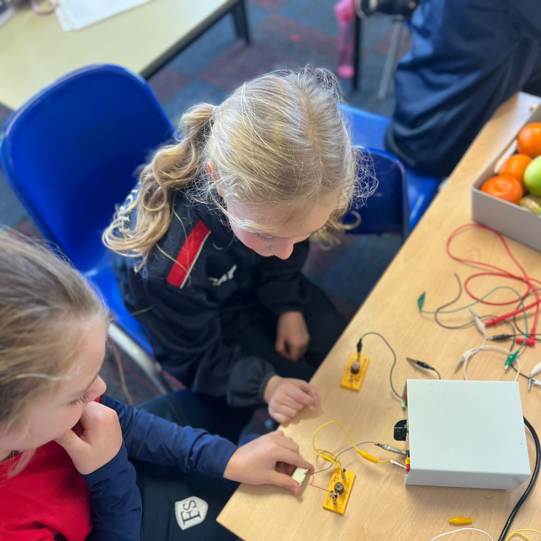 This half term Prep 4 have been busy designing and creating their own electrical circuits. The teamwork and excitement to turn the tiny light bulb on showed great determination! 💡#finboroughschool #teamwork #determination