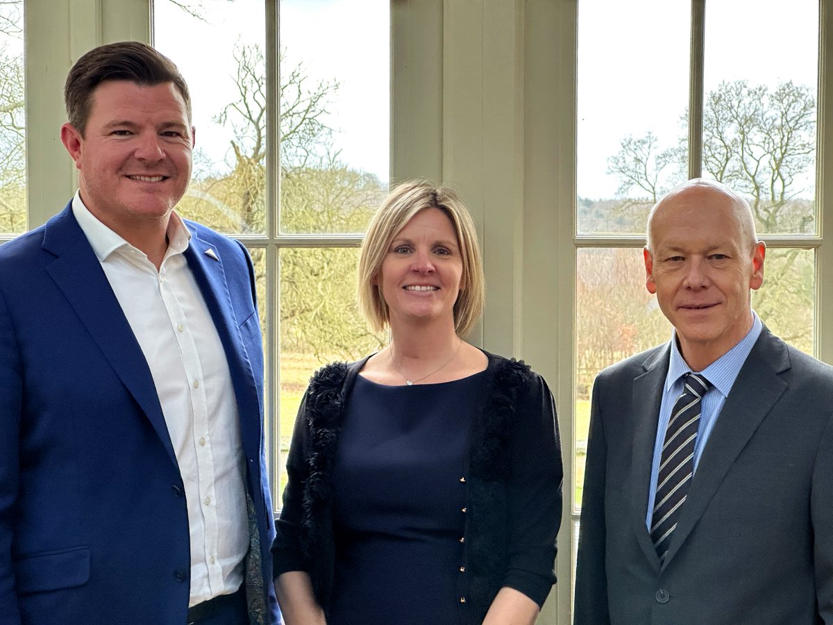 Holcim_UK's tweet image. Strengthening our asphalt offering 🤝

We have officially partnered with @The_IAT to grow asphalt excellence within #SurfacingSolutions. The partnership will open doors for our team to learn, share and develop industry knowledge.

To find out more, visit ow.ly/VBtw50NiEov