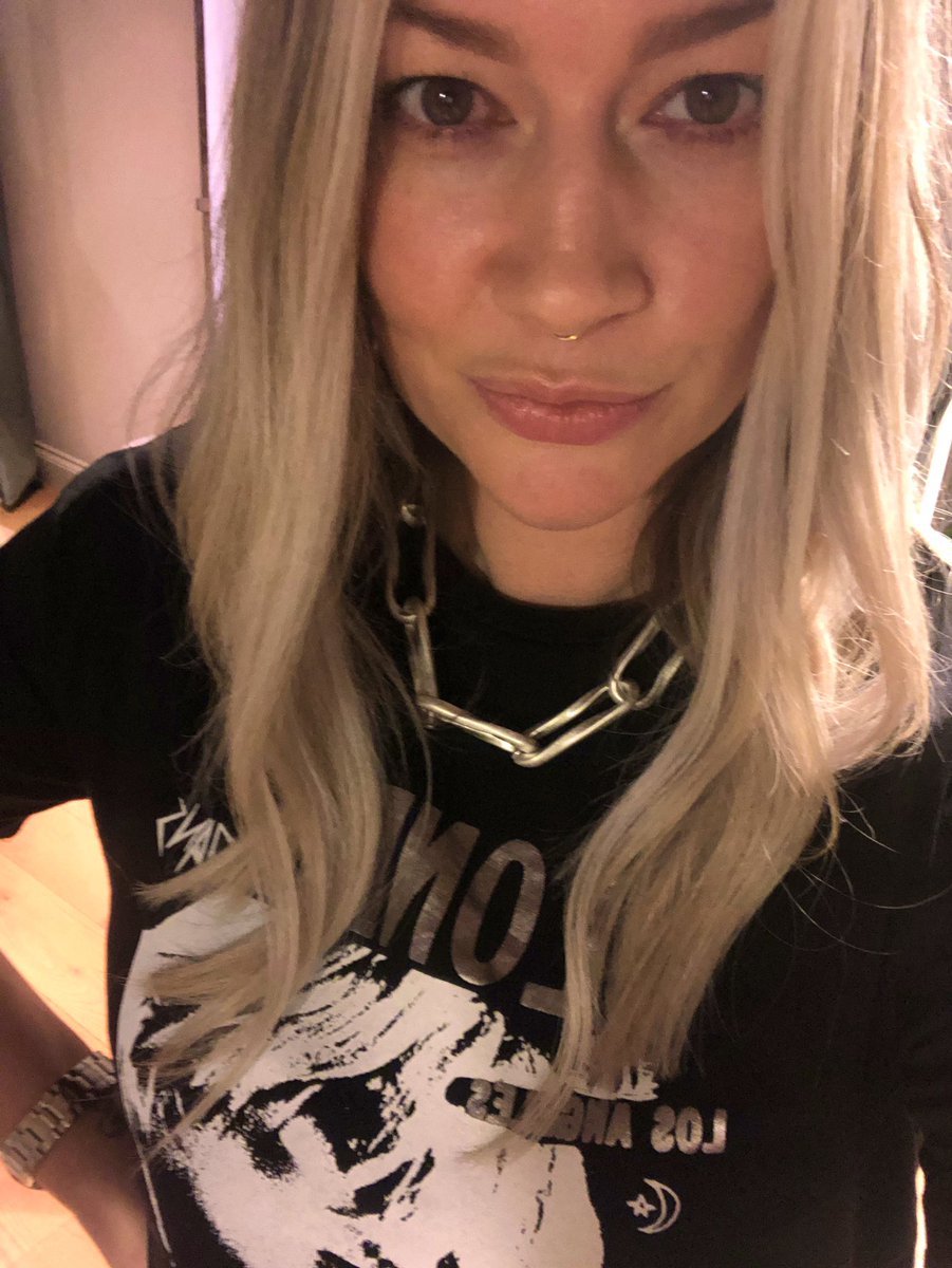 aoife_patrick's tweet photo. On Wednesdays we wear “Willa”
🤍💜🖤 #ootd #mintvelvet @WeAreMV_ @JeanneTebbutt https://t.co/CfI6Lpl993