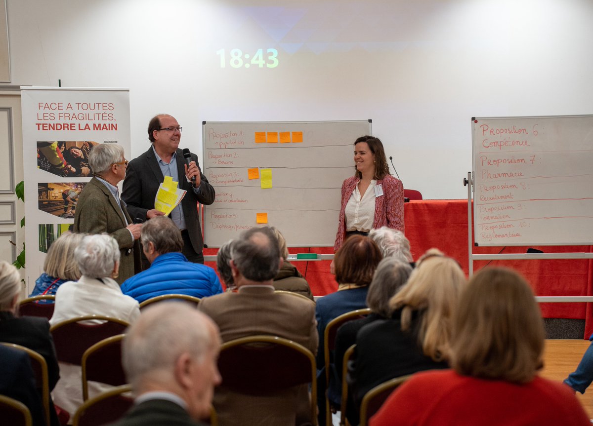 OrdredeMalteFR's tweet photo. Comment optimiser nos activités médicales ? 
📌Hier, une soixantaine de #bénévoles de l'Ordre de Malte France ont répondu présent et se sont retrouvés pour se former et célébrer ensemble les 25 années d'activités médicales de l'Ordre de Malte France. https://t.co/g1Wza4LChA