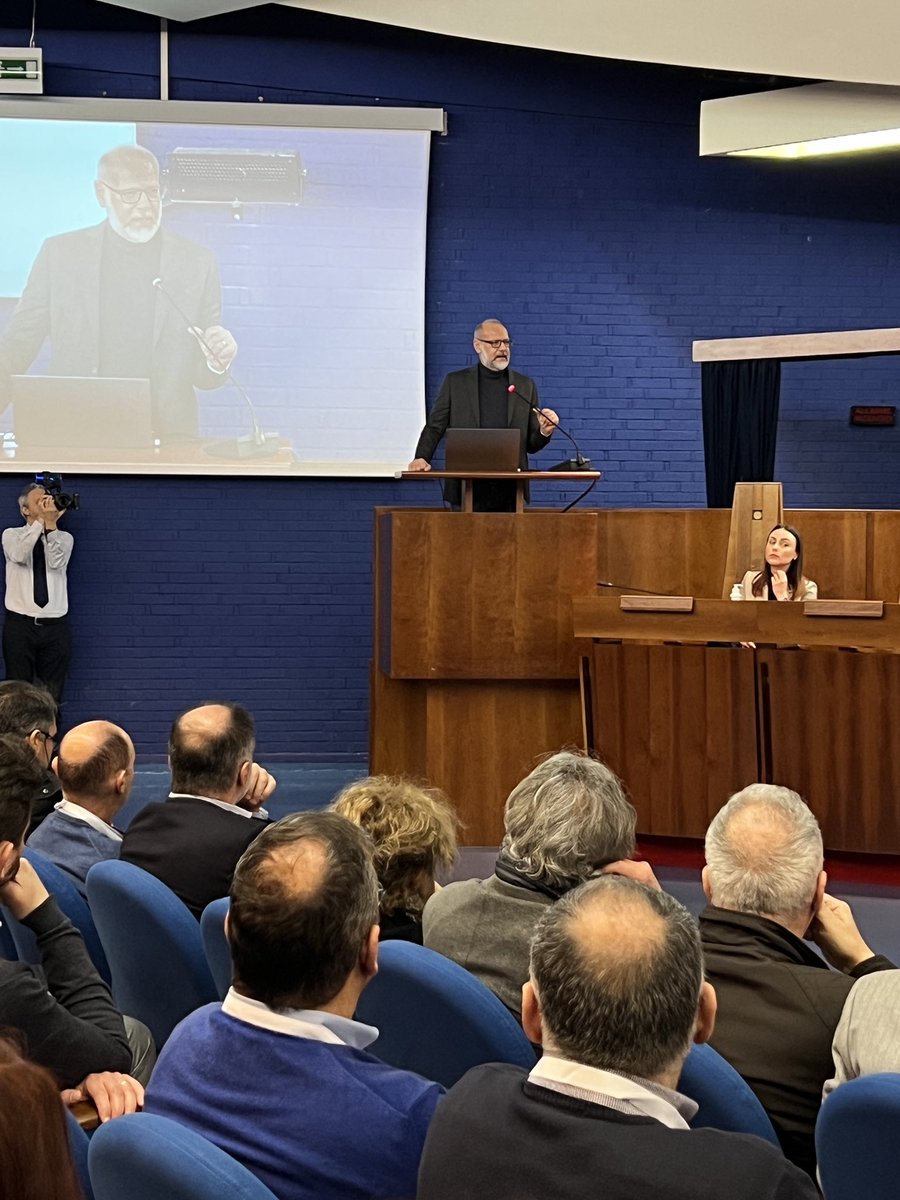 UniSalerno's tweet photo. [CINQUANTENARIO #INFORMATICAUNISA] 💻✨
LIVE dall’Aula Magna “V.Buonocore” di Ateneo la #Cerimonia dedicata al #Cinquantenario del Corso di Laurea in #Informatica all’Università degli Studi di Salerno.
@DInfUniSa #50InformaticaUNISA https://t.co/QzKBfd3GpT
