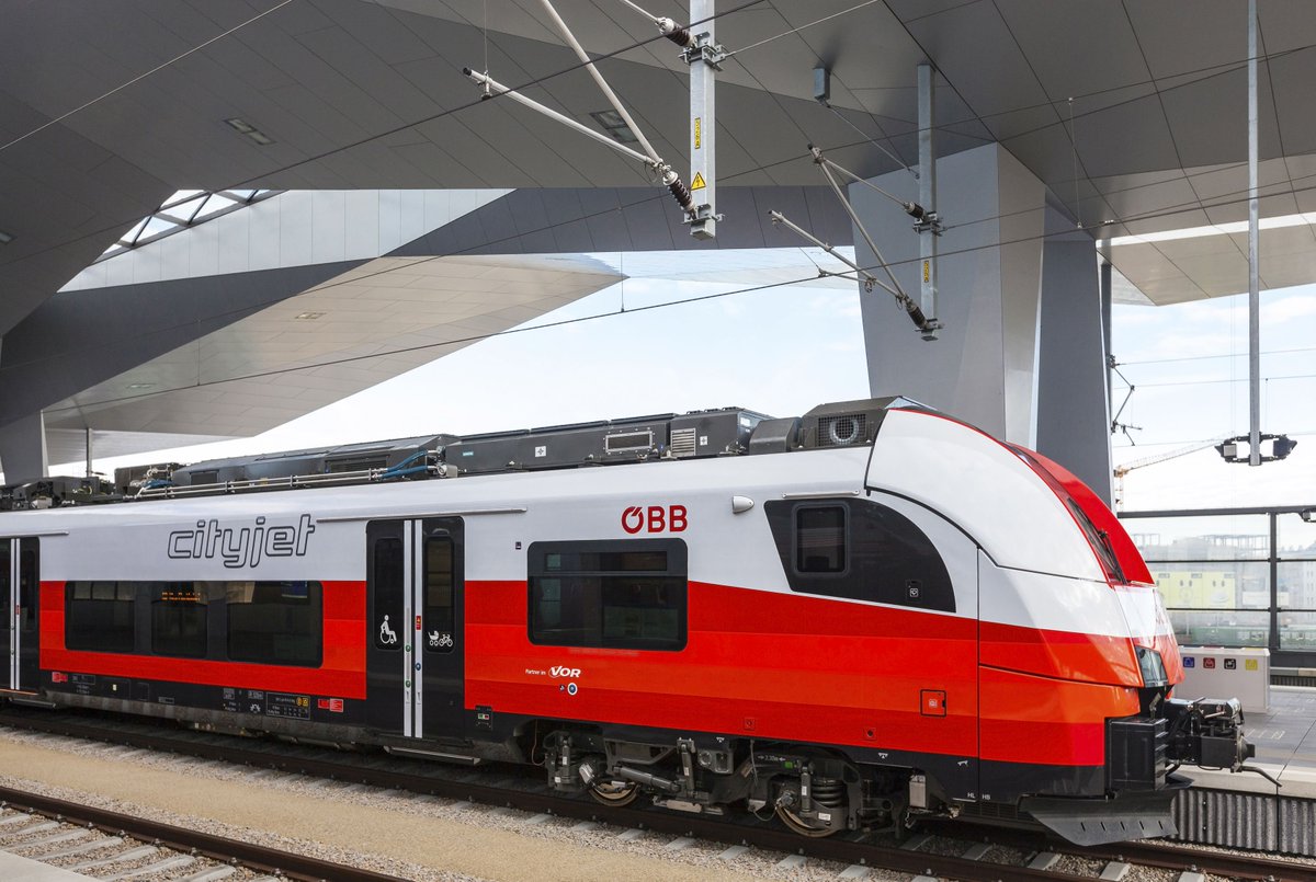 Ein Grund zum 🥂: @unsereOEBB bestellen weitere 27 #DesiroML Züge bei @SiemensMobility. Bis Ende 2025 wird eine Flotte von insgesamt 273 Zügen beste #passengerexperience im Nah- und Regionalverkehr in AT🇦🇹 bieten.  @EisenbahnIn @EisenbahnB