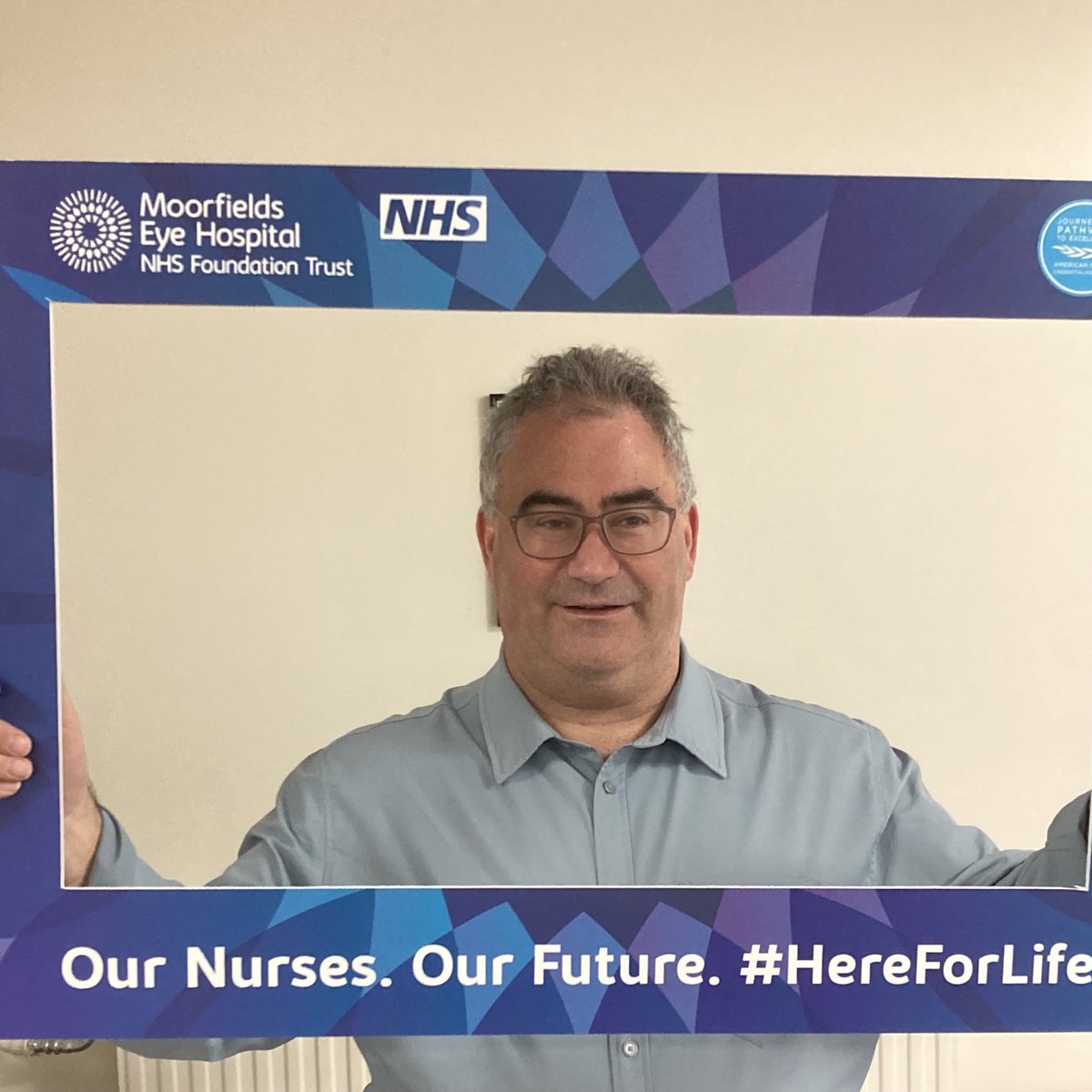 kathyanneadams's tweet photo. Our CEO Martin Kuper @Kupermar supporting our nursing staff to fill in their pathway survey.. #survey #hitsubmit #takethepath have you filled in yours yet? @Moorfields @sheila_rn @MMasih @katepraill https://t.co/xfWiaf0gvy