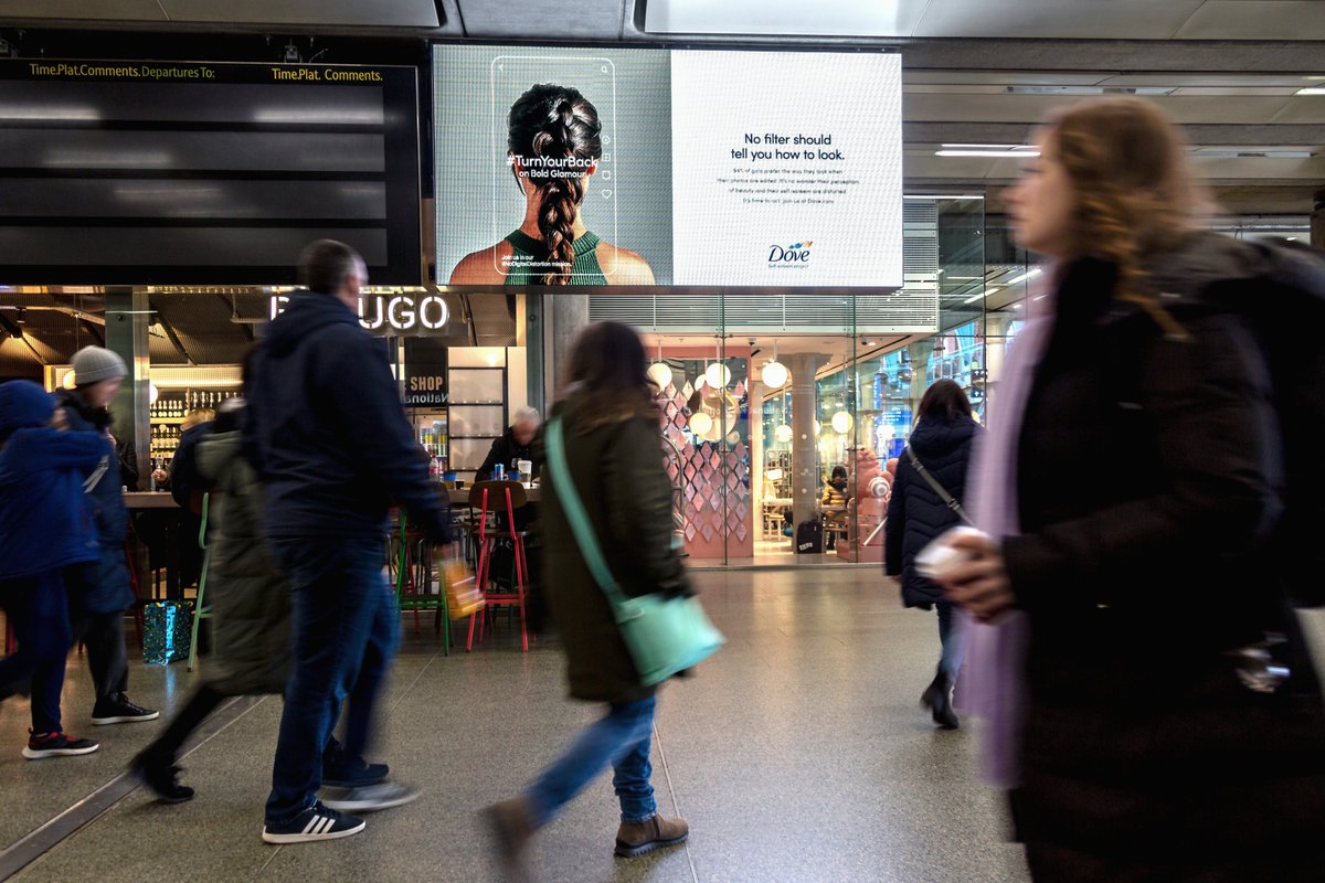kineticwwUK's tweet photo. #OOH can help brands tackle difficult conversations head on. Just like this important campaign we worked on for @Dove with @UnileverUKI, @mindshare_uk, @OgilvyUK. 

#TurnYourBack #NoDigitalDistortion #RealWorldReach #LifeIsLivedOutside #OOHWorks https://t.co/WRundJV93v