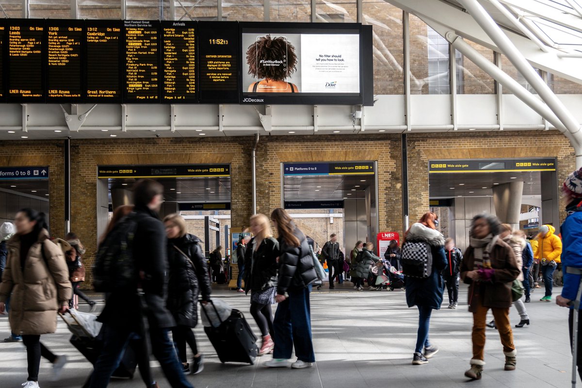 kineticwwUK's tweet photo. #OOH can help brands tackle difficult conversations head on. Just like this important campaign we worked on for @Dove with @UnileverUKI, @mindshare_uk, @OgilvyUK. 

#TurnYourBack #NoDigitalDistortion #RealWorldReach #LifeIsLivedOutside #OOHWorks https://t.co/WRundJV93v