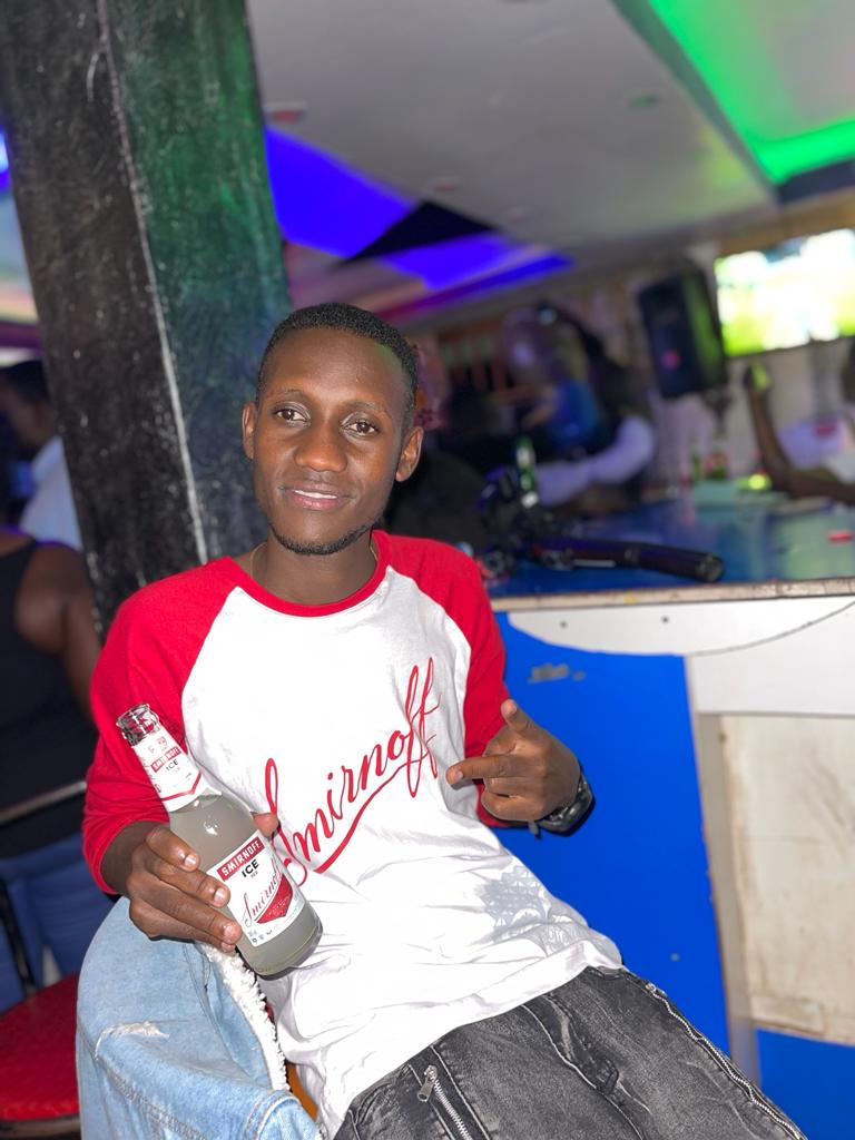 Ssonkopromotion's tweet photo. #paidpartnershipwithEABL

Callin Up all the Party People down in the land of Milk and honey..
@SmirnoffUganda comes through with the #SmirnoffFiestas  happening 13th may at University Inn.
Come Groove to #FreshMixes as you Create #FreshVibes to #UnleashYourEdge. https://t.co/577t4YljYZ