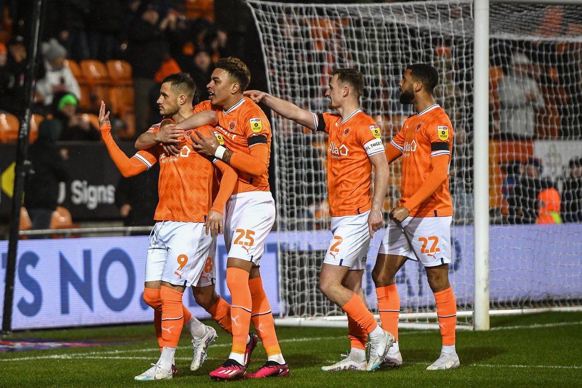 morgz_10's tweet photo. That’s the response we needed!!! That one was for the fans🍊🍊 we go again on Saturday https://t.co/NfILOfQff3