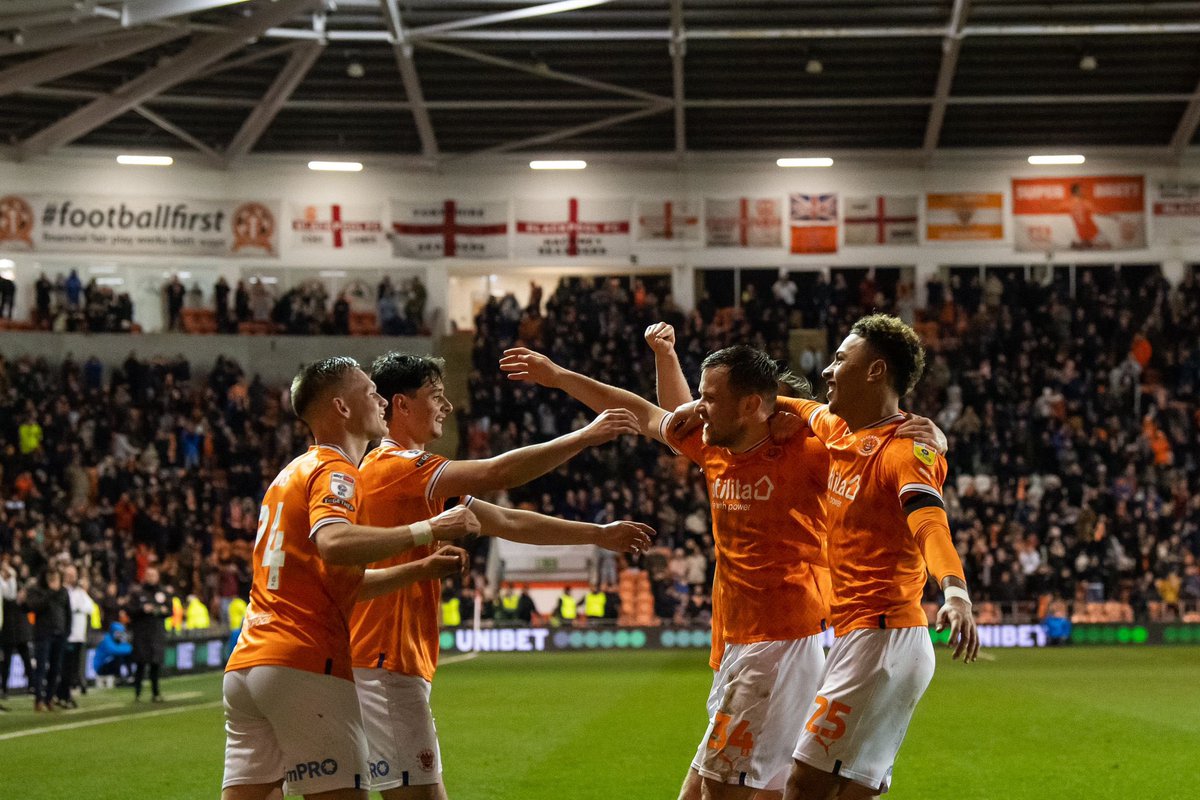 morgz_10's tweet photo. That’s the response we needed!!! That one was for the fans🍊🍊 we go again on Saturday https://t.co/NfILOfQff3