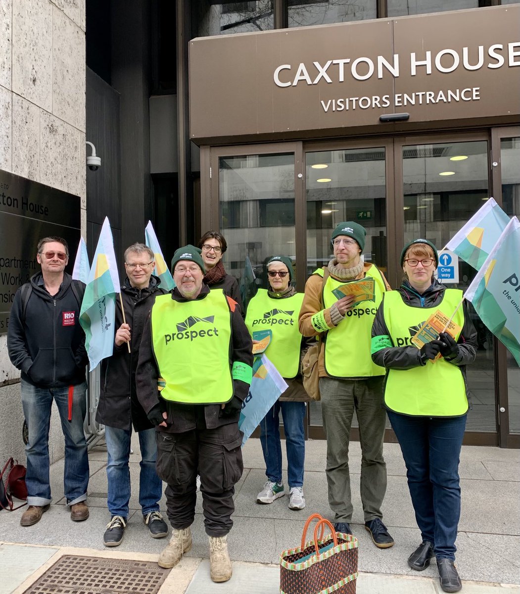 And another @ProspectUnion picket line with @ProspectUKRI and Prospect DWP members striking for fair pay #ProspectStrike