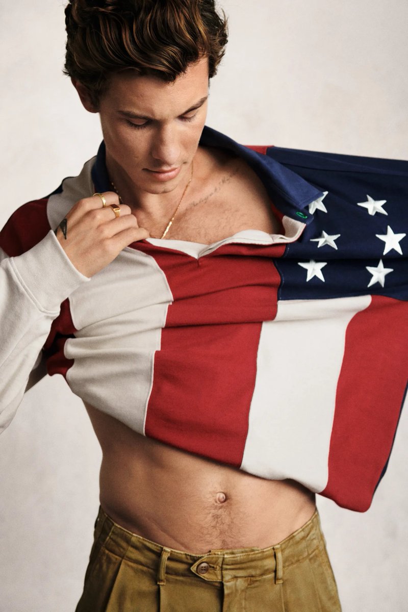 BritishVogue's tweet photo. Shawn Mendes and @TommyHilfiger have joined forces on a collection of ’90s-inspired classic pieces. 

Read the interview here: https://t.co/KXlR6yJWQ8 https://t.co/0bC24Dn5oj