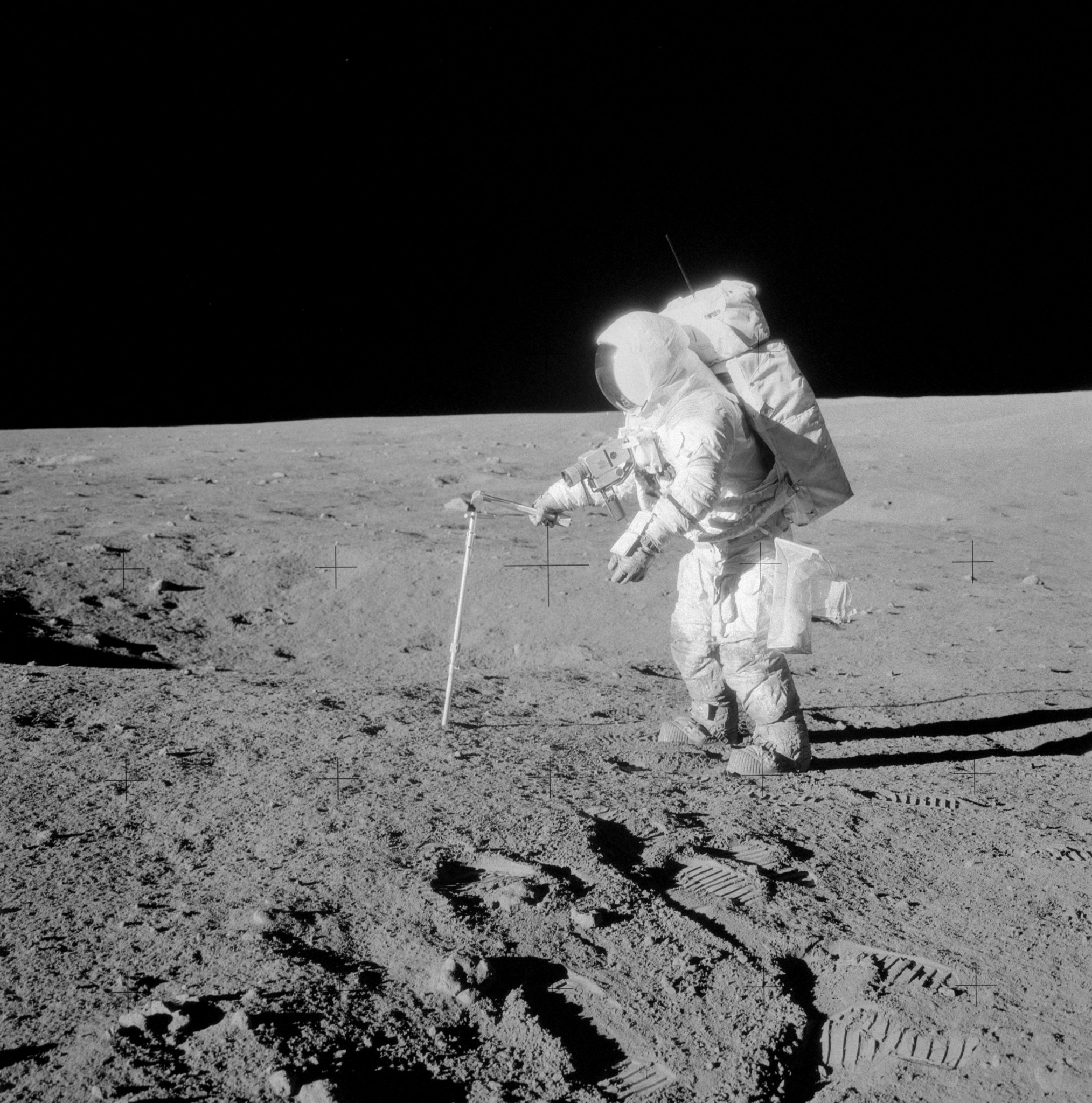 Happy Birthday to
Alan Bean (Apollo 12) 