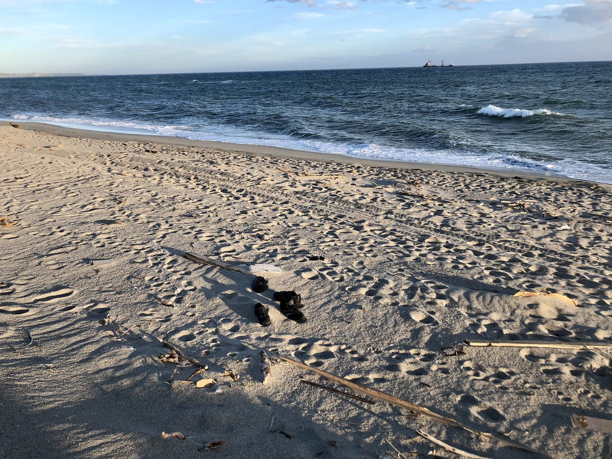 resqpeople's tweet photo. Cinque corpi ritrovati in poche ore, tra loro una bambina.

Salgono a 86 le vittime accertate della strage di #Cutro.

#fermarelastrage #bastamortiinmare https://t.co/P5FdmrvPsL