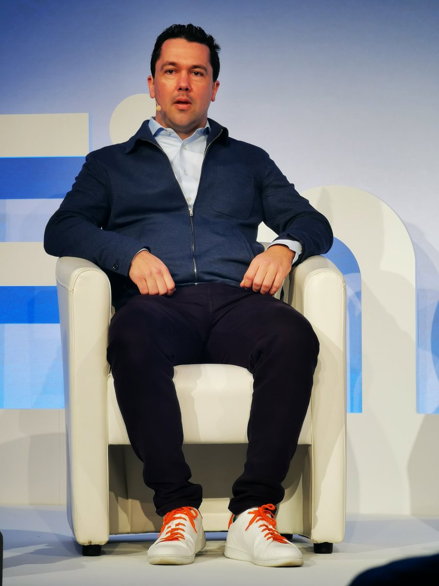 By far the winner of the 'Shoelaces of the Year Award' at this year's @FinovateEurope 🏆😎🧡 Looking good <a href="/SBoonen/">Simon Boonen</a> !
