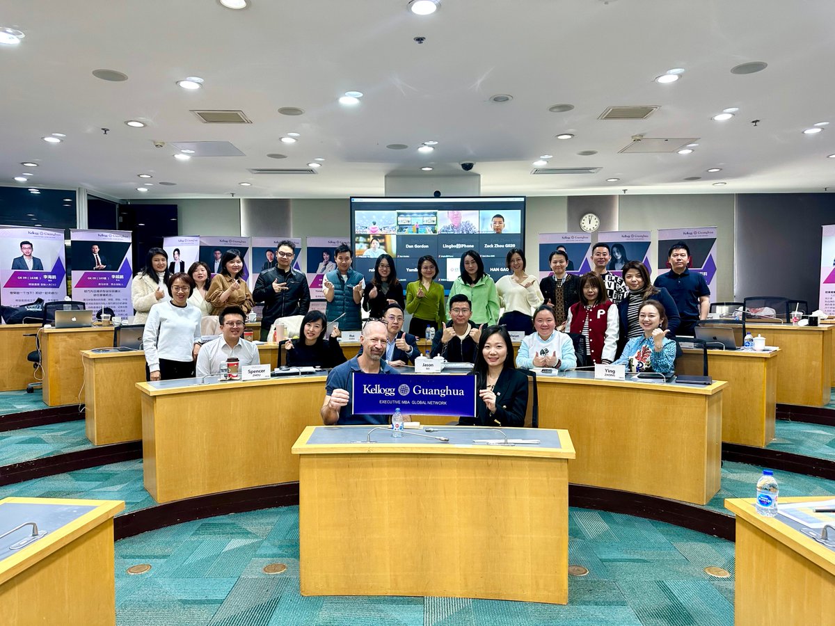 GK_EMBA's tweet photo. GK09 has finished their very first module featuring an in-person #Kellogg professor in Beijing, the first in 3 years.

During the module, which featured Guanghua Prof. Lei CHEN, they also organized a Business Expo, presenting their organizations and sharing their expertise. https://t.co/OknwzYcT16