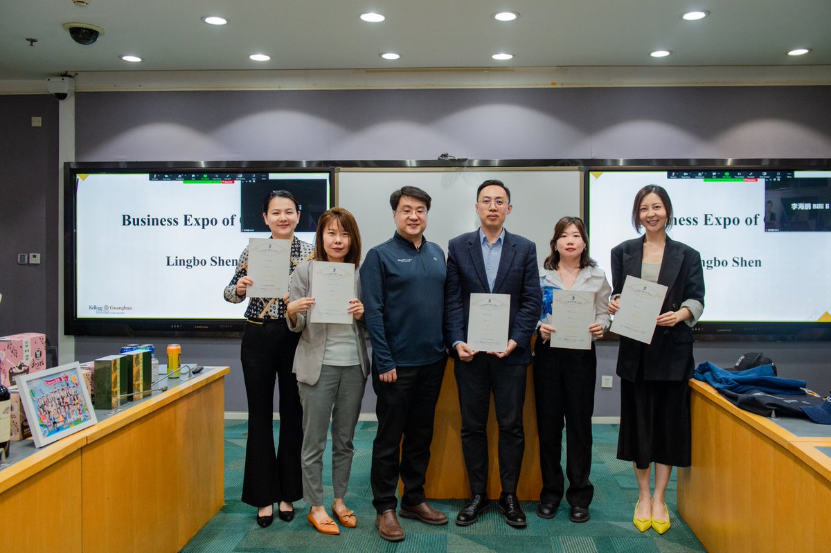 GK_EMBA's tweet photo. GK09 has finished their very first module featuring an in-person #Kellogg professor in Beijing, the first in 3 years.

During the module, which featured Guanghua Prof. Lei CHEN, they also organized a Business Expo, presenting their organizations and sharing their expertise. https://t.co/OknwzYcT16